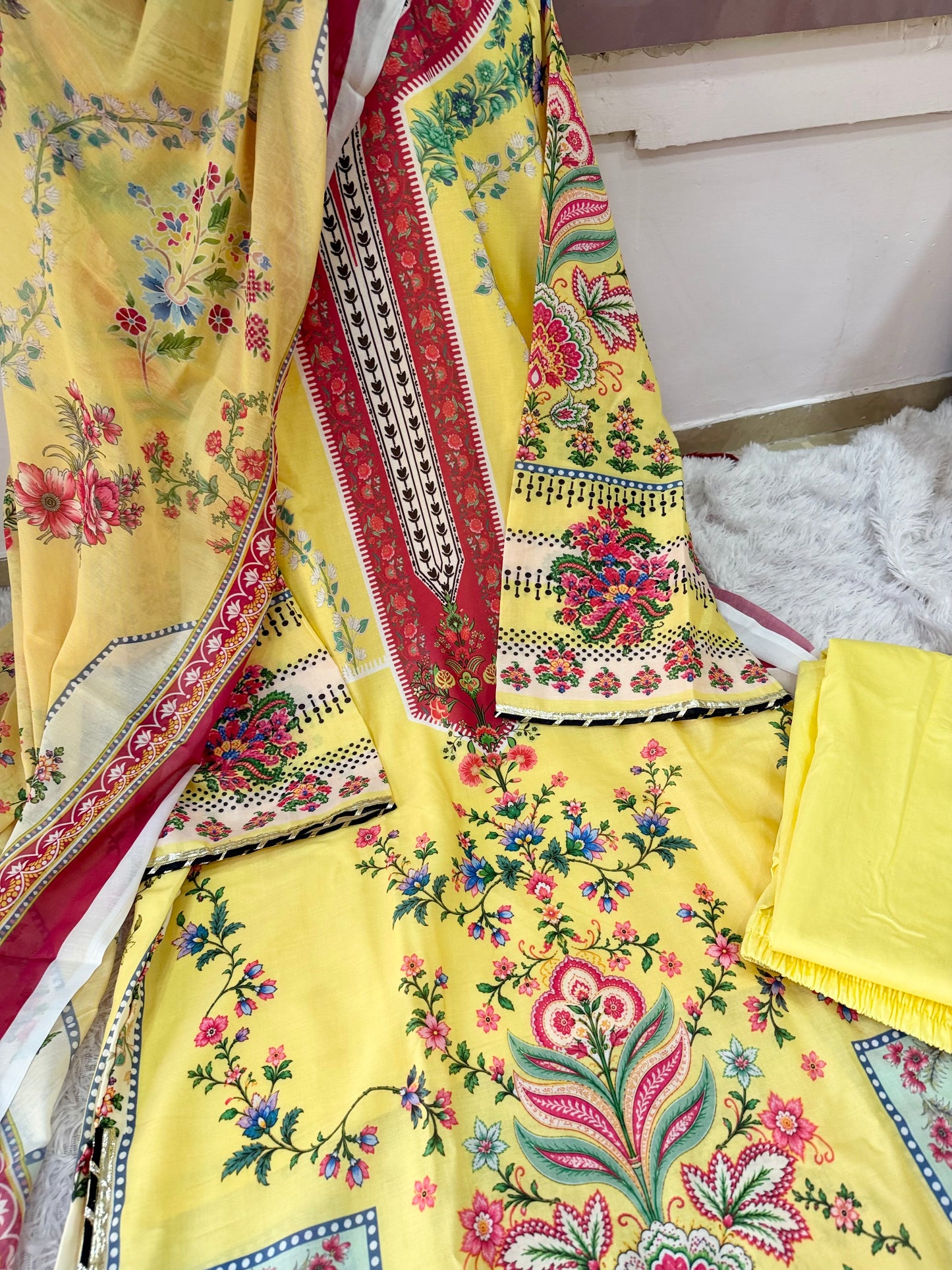 Sadabahar kaftans