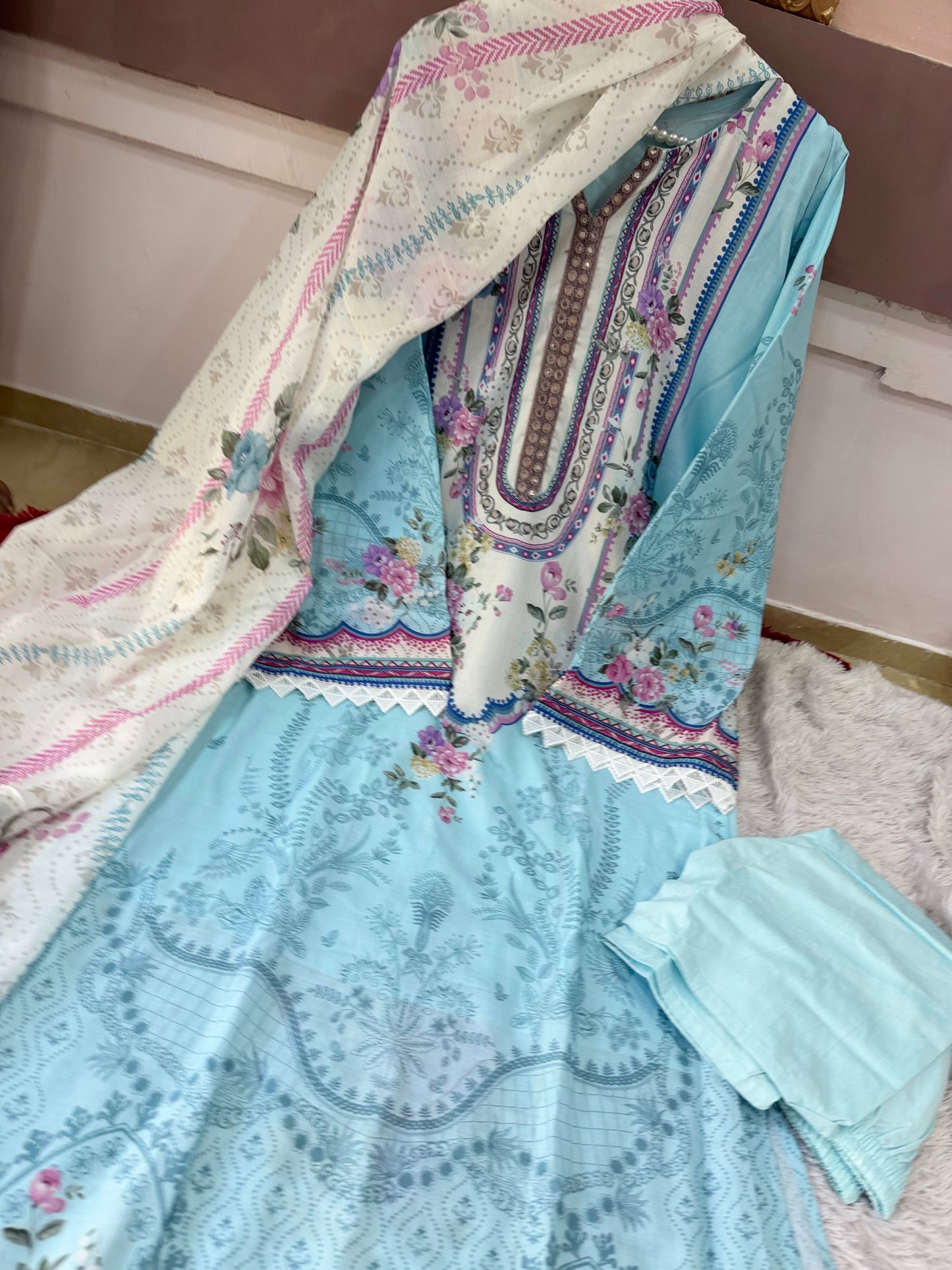 Sadabahar kaftans
